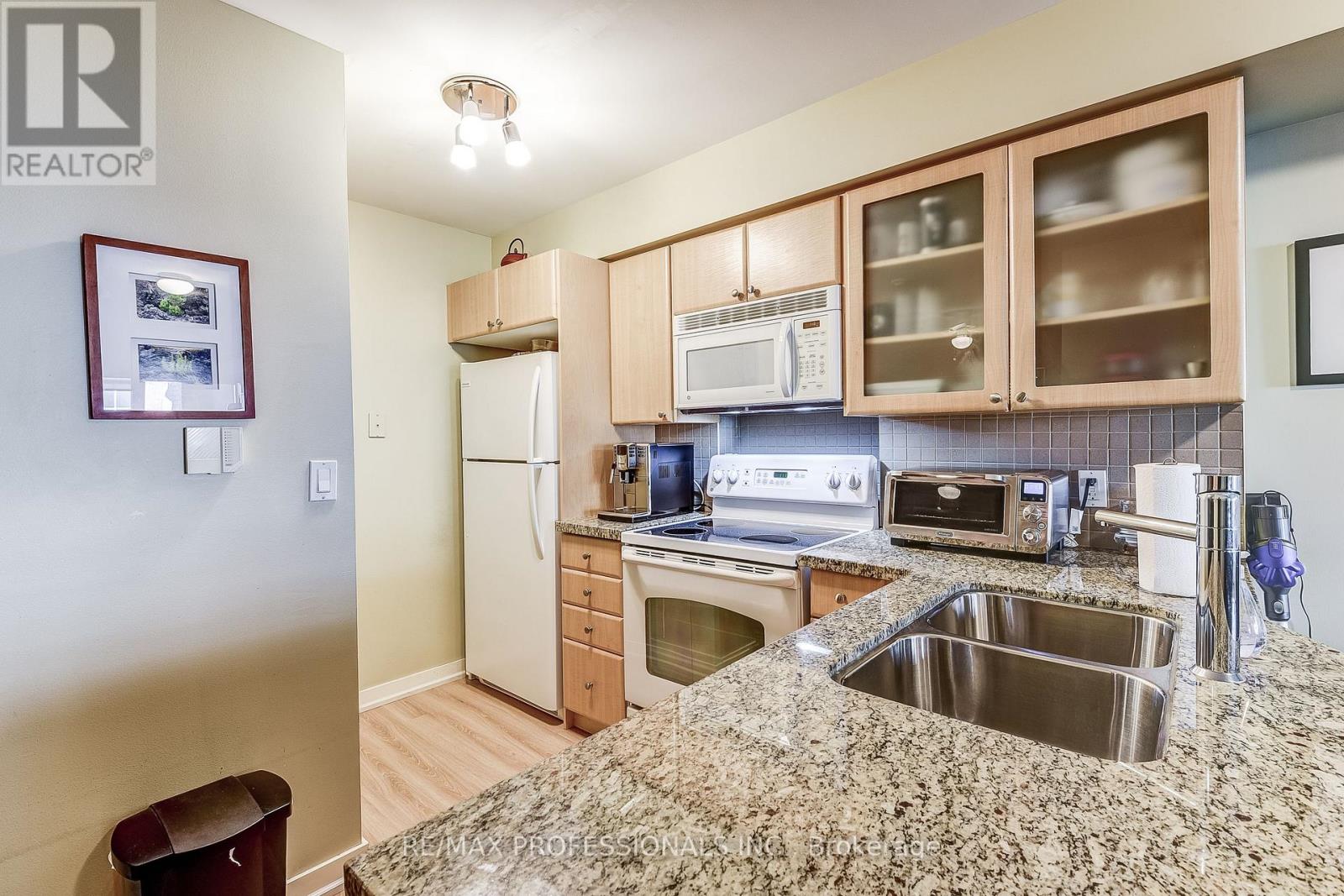 317 - 1005 King Street W, Toronto, Ontario  M6K 3M8 - Photo 8 - C12468133