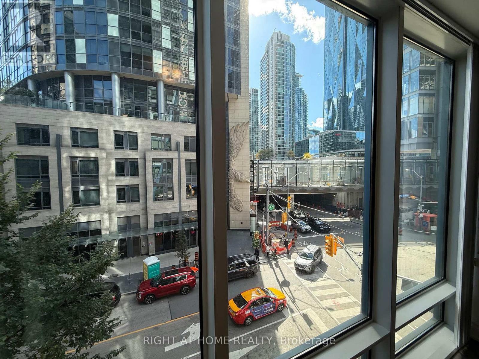 8 THE ESPLANADE, Toronto, Ontario