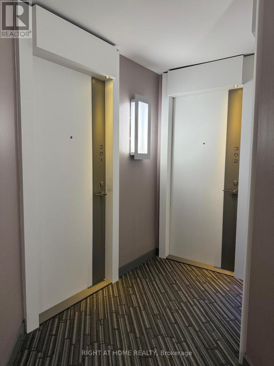 8 The Esplanade, Toronto, Ontario  M5E 0A6 - Photo 11 - C12468142