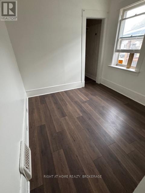 46 Richmond Avenue, St. Catharines (E. Chester), Ontario  L2R 3W7 - Photo 10 - X12468338