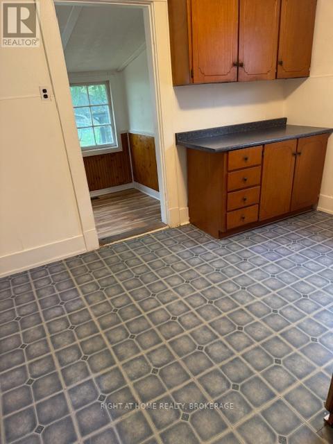 46 Richmond Avenue, St. Catharines (E. Chester), Ontario  L2R 3W7 - Photo 5 - X12468338