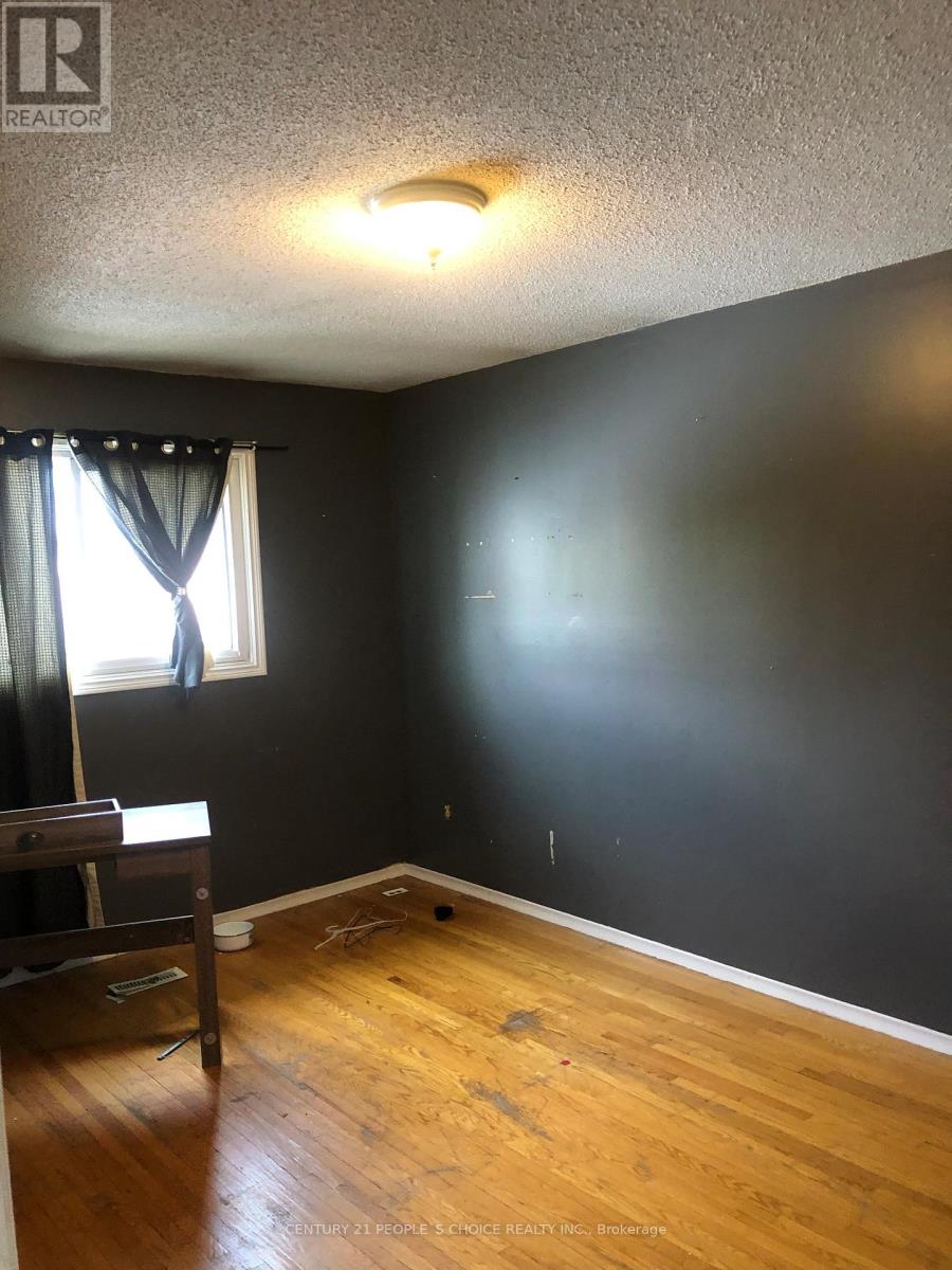 Main Level - 11 Cabernet Circle, Toronto, Ontario  M9V 5A3 - Photo 6 - W12280163