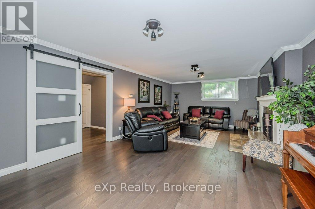 8 Malvern Crescent, Guelph (Pineridge/westminster Woods), Ontario  N1L 1G8 - Photo 27 - X12468267