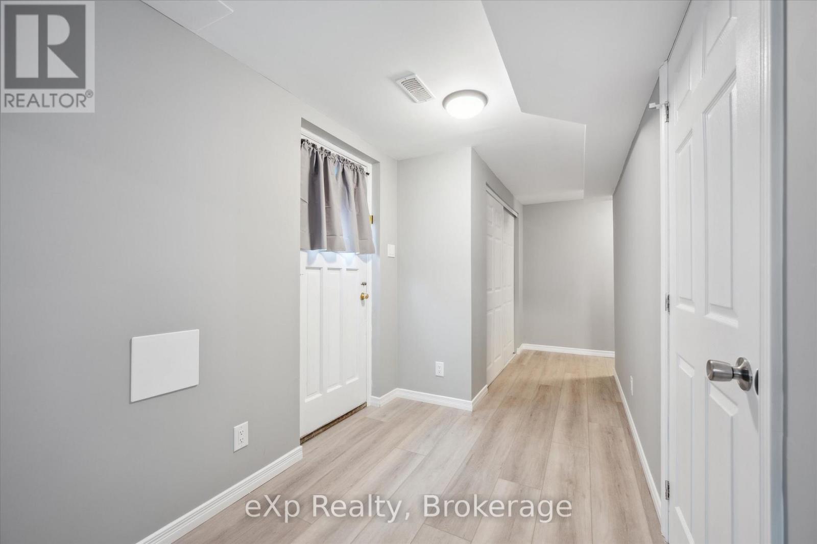8 Malvern Crescent, Guelph (Pineridge/westminster Woods), Ontario  N1L 1G8 - Photo 37 - X12468267