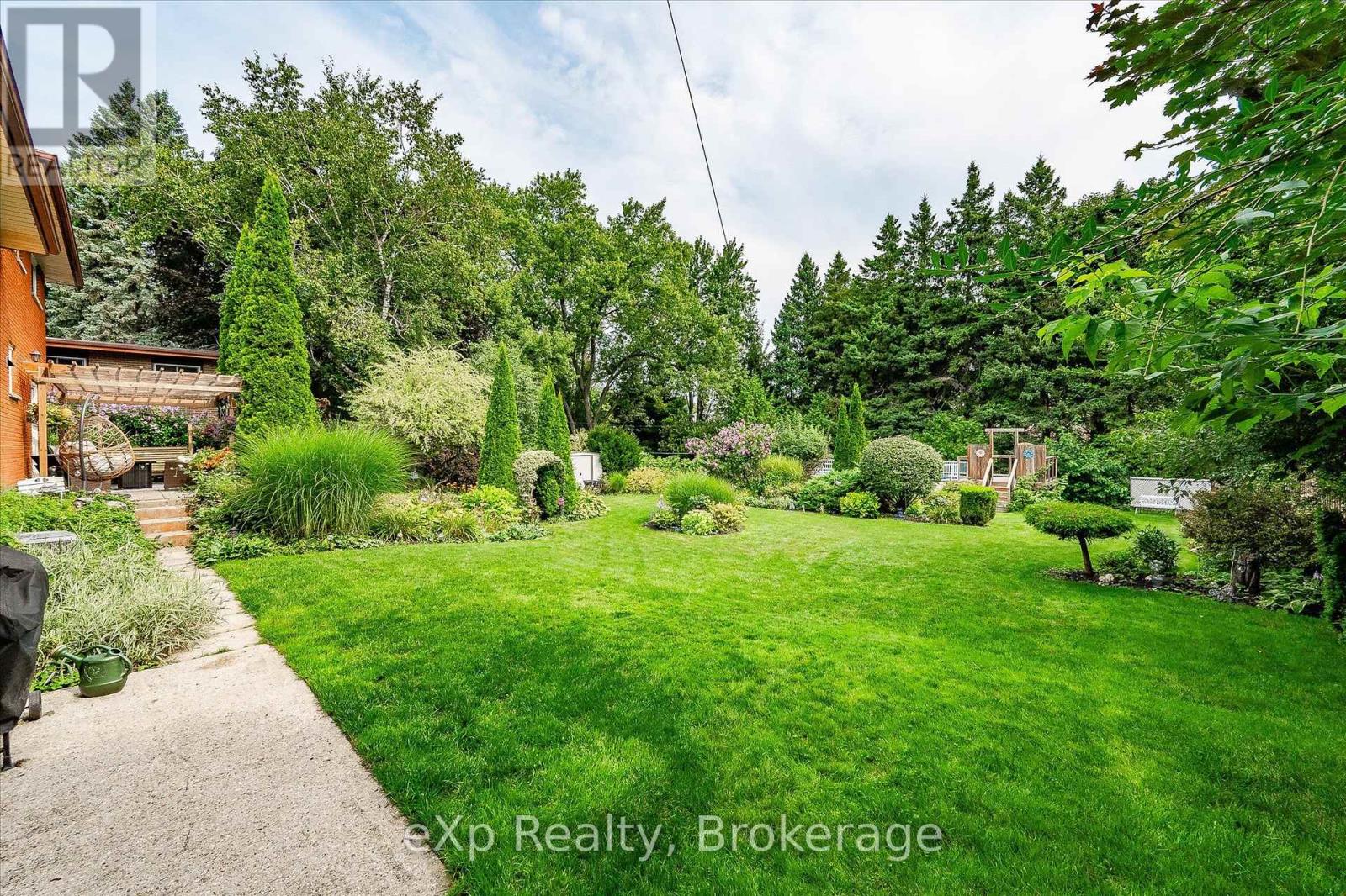 8 Malvern Crescent, Guelph (Pineridge/westminster Woods), Ontario  N1L 1G8 - Photo 42 - X12468267