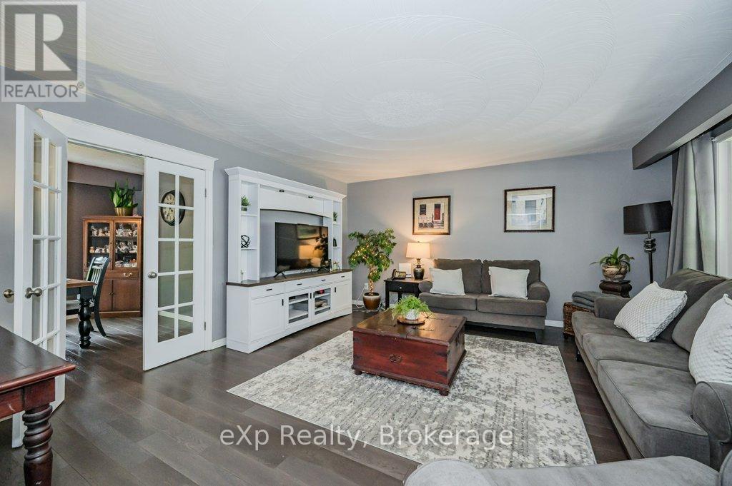 8 Malvern Crescent, Guelph (Pineridge/westminster Woods), Ontario  N1L 1G8 - Photo 8 - X12468267