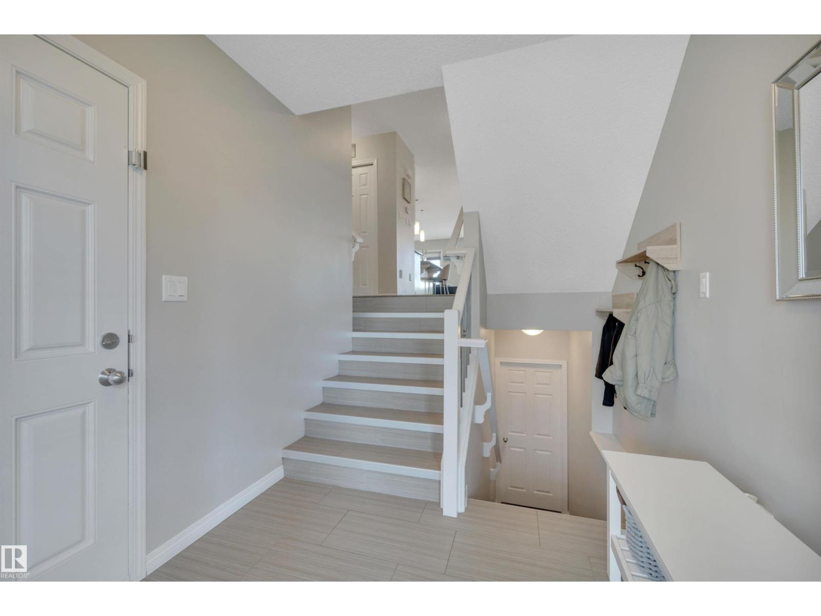 2714 Coughlan Green Sw, Edmonton, Alberta  T6W 3N8 - Photo 4 - E4462487