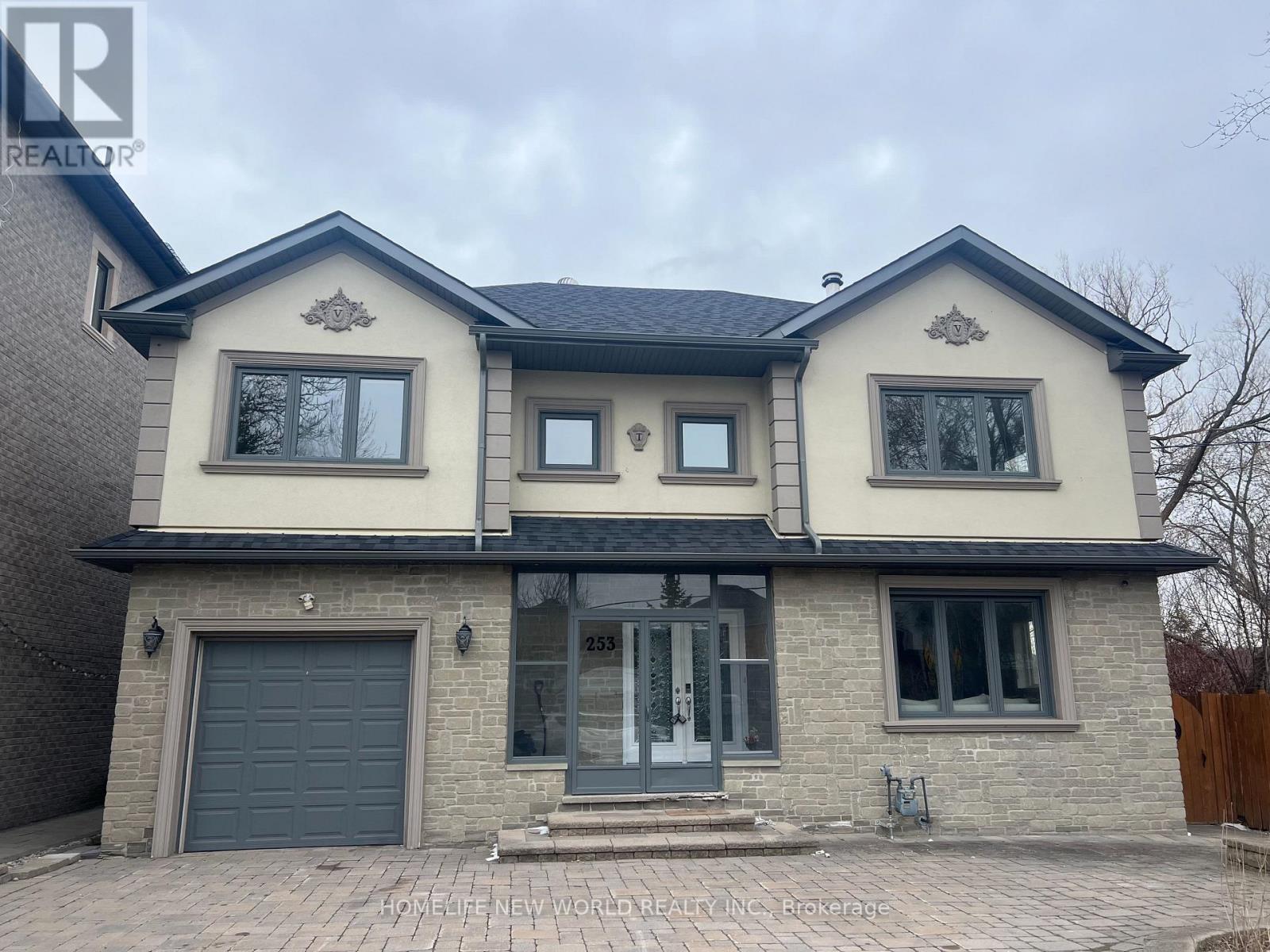 253 LAKELAND CRESCENT, Richmond Hill, Ontario