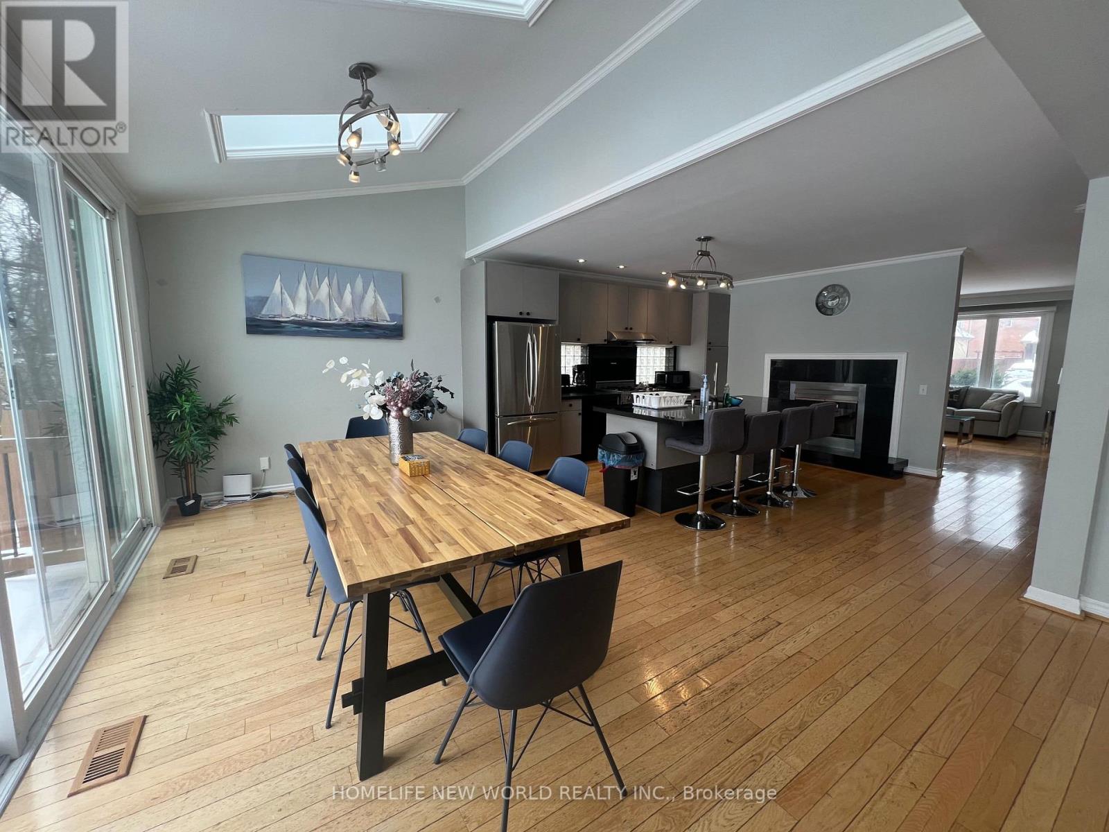 253 Lakeland Crescent, Richmond Hill, Ontario  L4E 3A6 - Photo 11 - N12468102