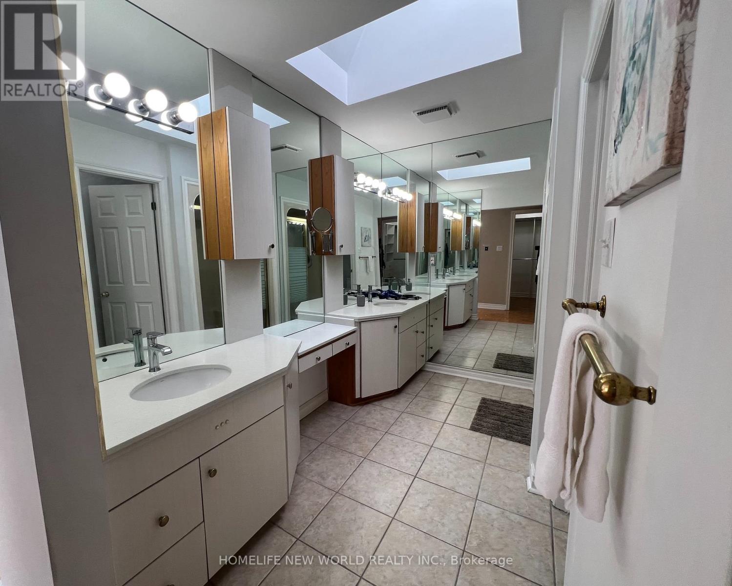 253 Lakeland Crescent, Richmond Hill, Ontario  L4E 3A6 - Photo 21 - N12468102