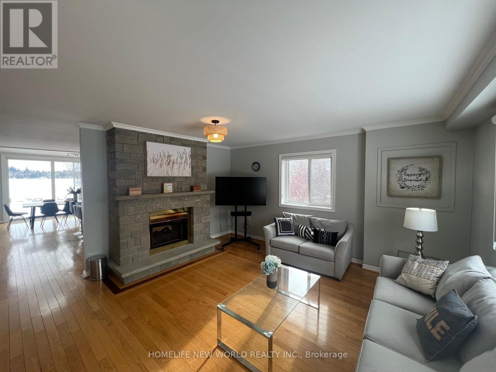 253 Lakeland Crescent, Richmond Hill, Ontario  L4E 3A6 - Photo 8 - N12468102