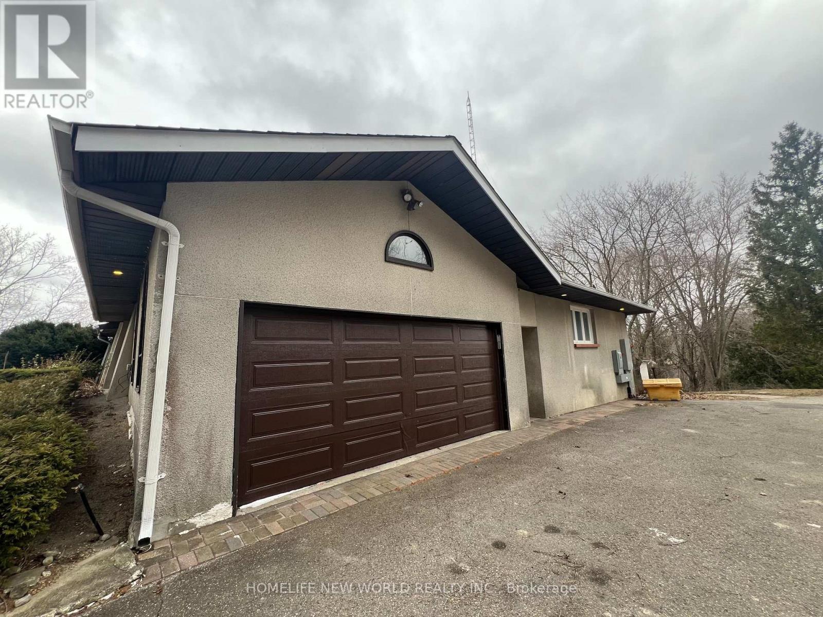 3134 Bloomington Road, Whitchurch-Stouffville, Ontario  L4A 7X5 - Photo 6 - N12468105