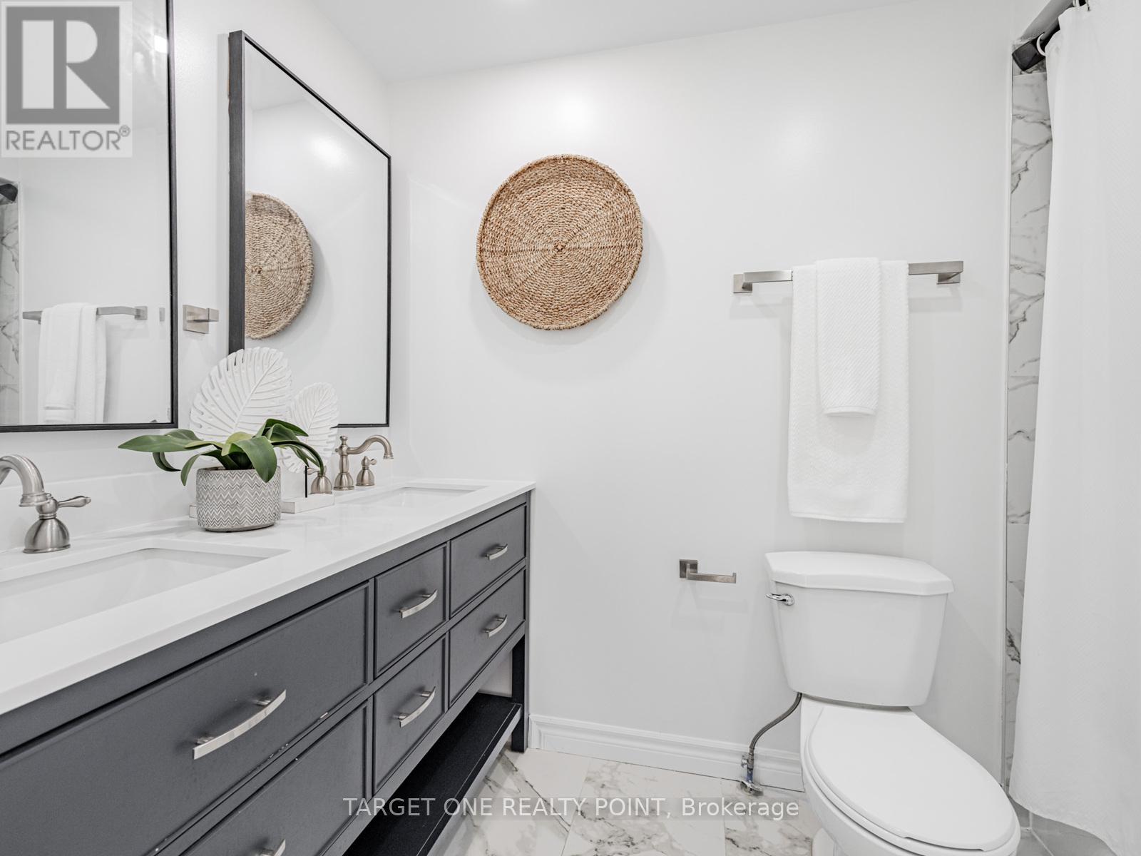 93 Mayvern Crescent, Richmond Hill, Ontario  L4C 5J6 - Photo 25 - N12468160