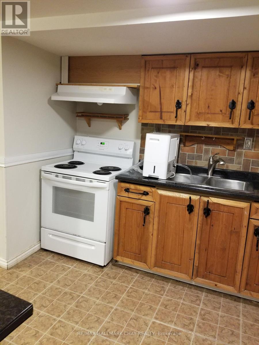 Lower Unit - 11b Park Crescent, New Tecumseth, Ontario  L0G 1W0 - Photo 4 - N12468163