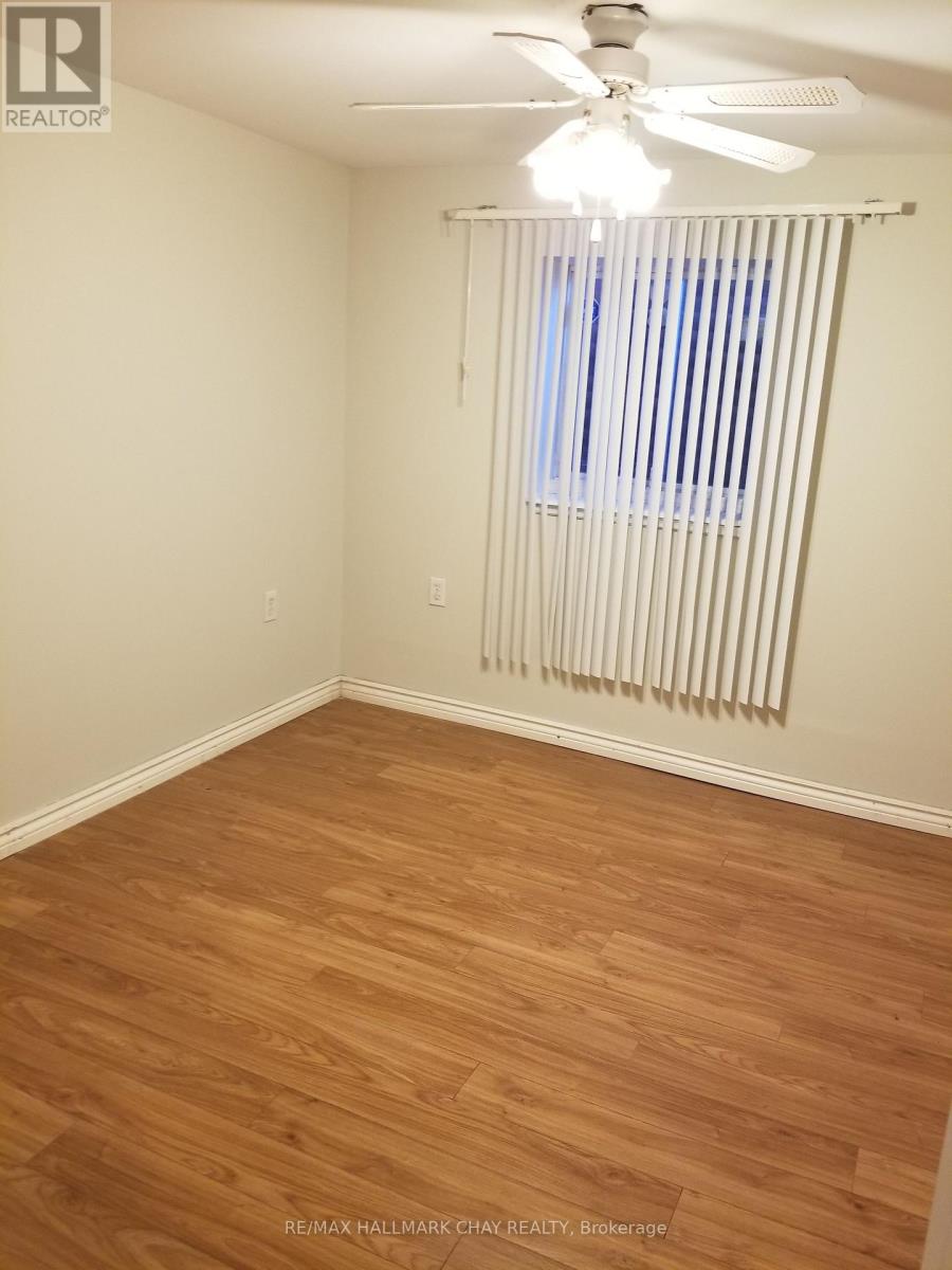 Lower Unit - 11b Park Crescent, New Tecumseth, Ontario  L0G 1W0 - Photo 8 - N12468163