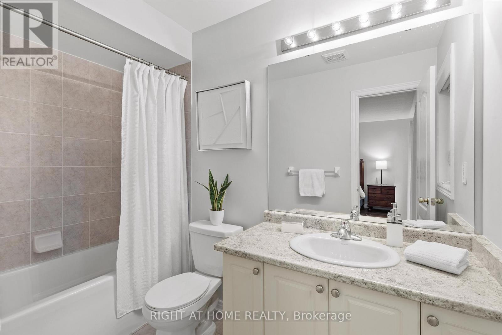 50 Luisa Street, Bradford West Gwillimbury, Ontario  L3Z 0P1 - Photo 20 - N12468176