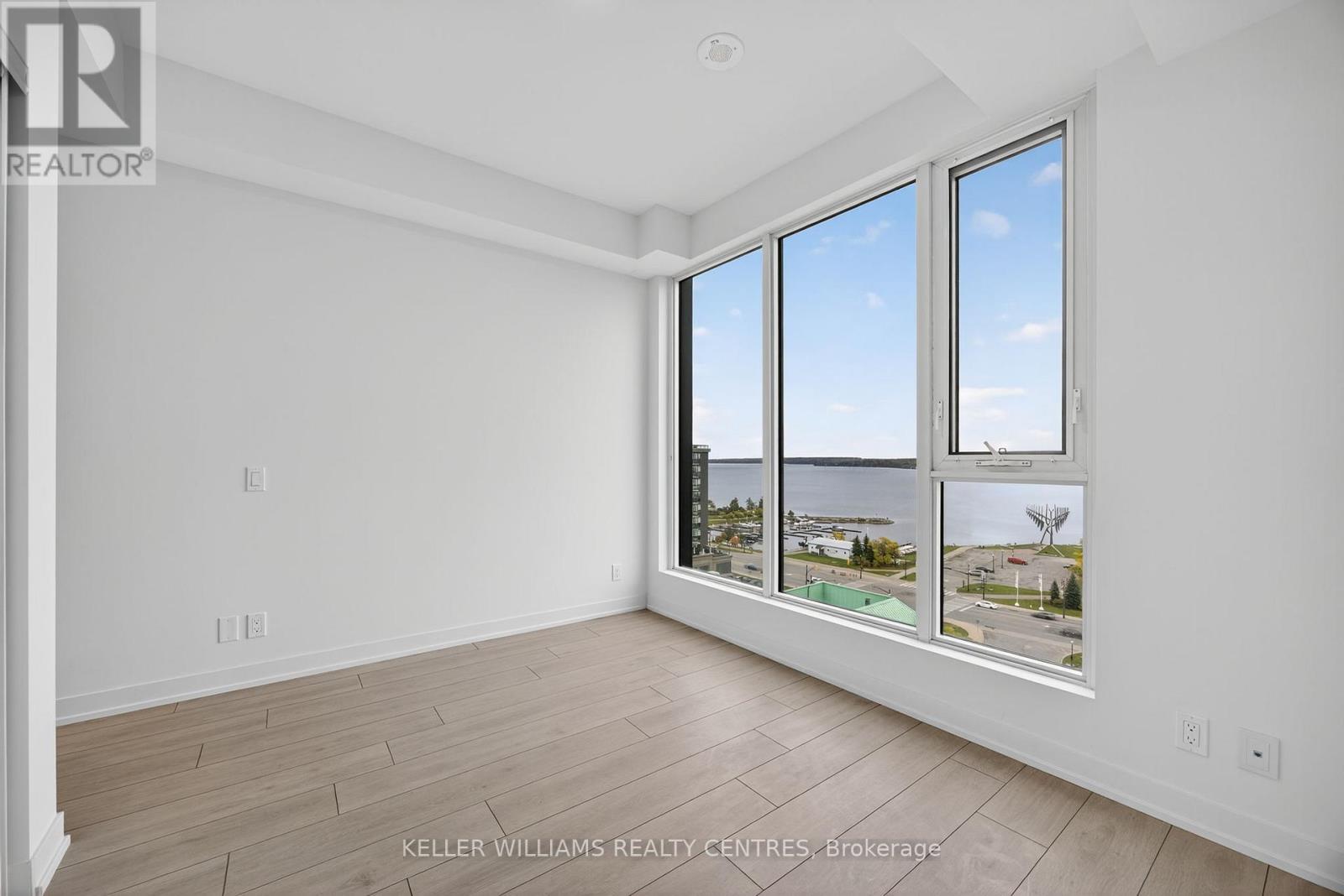 909 - 39 Mary Street, Barrie, Ontario  L4N 1S9 - Photo 14 - S12468097