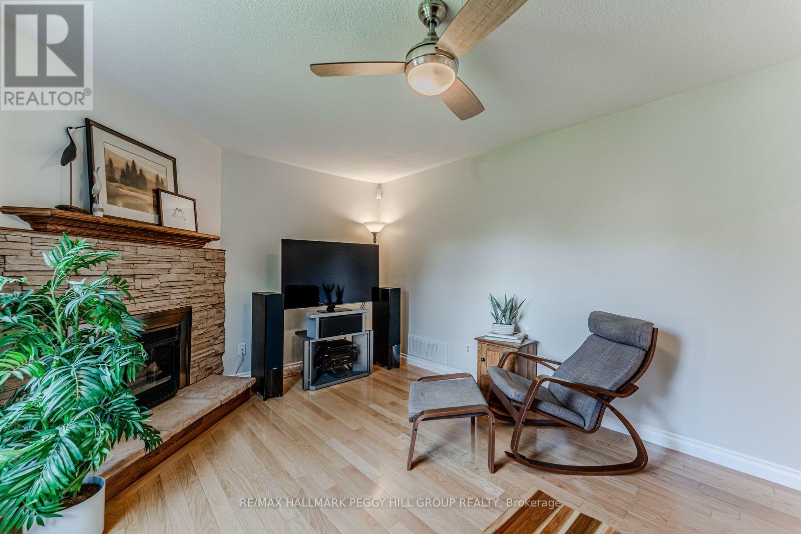 222 Bishop Drive, Barrie, Ontario  L4N 6X8 - Photo 10 - S12468143