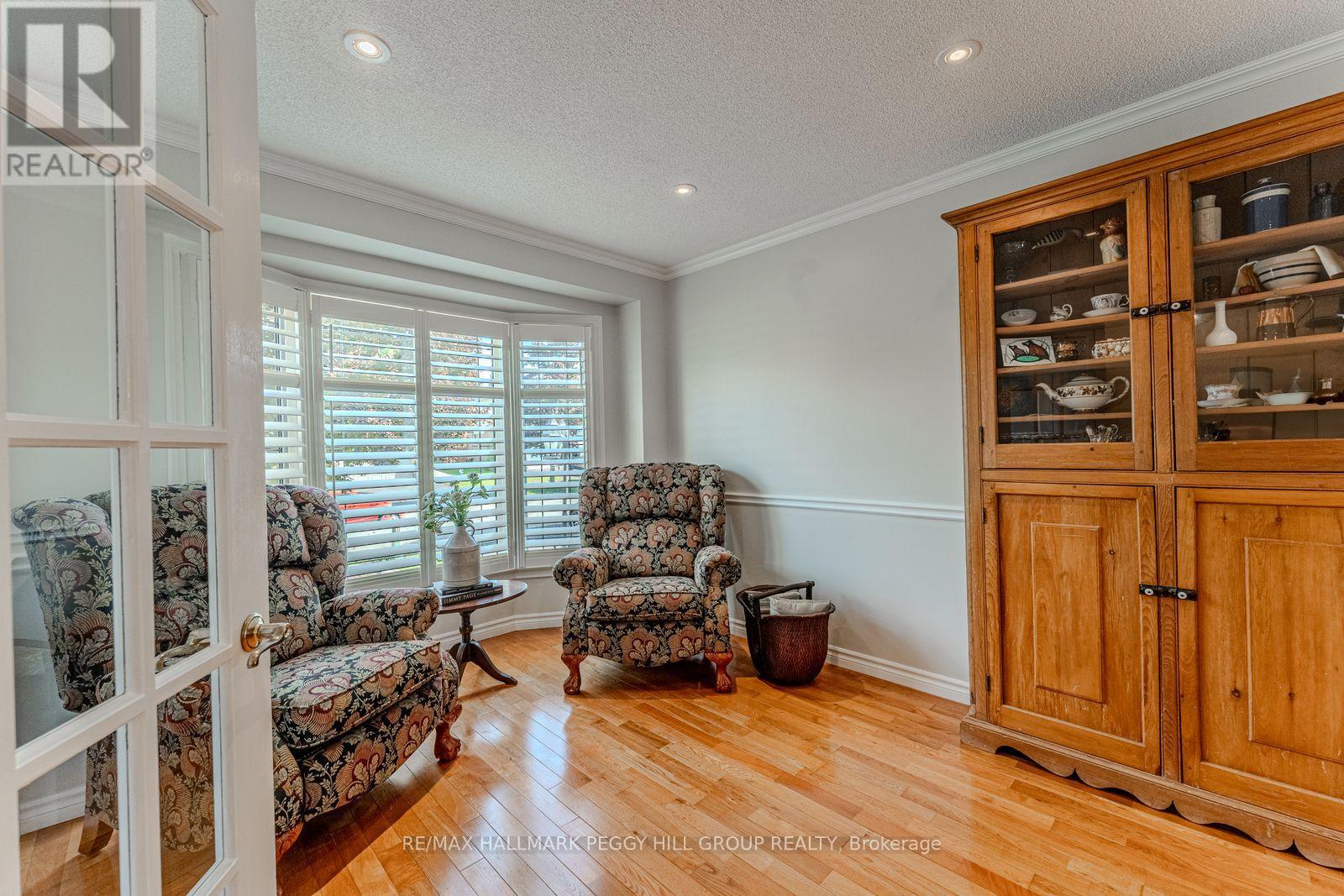 222 Bishop Drive, Barrie, Ontario  L4N 6X8 - Photo 3 - S12468143
