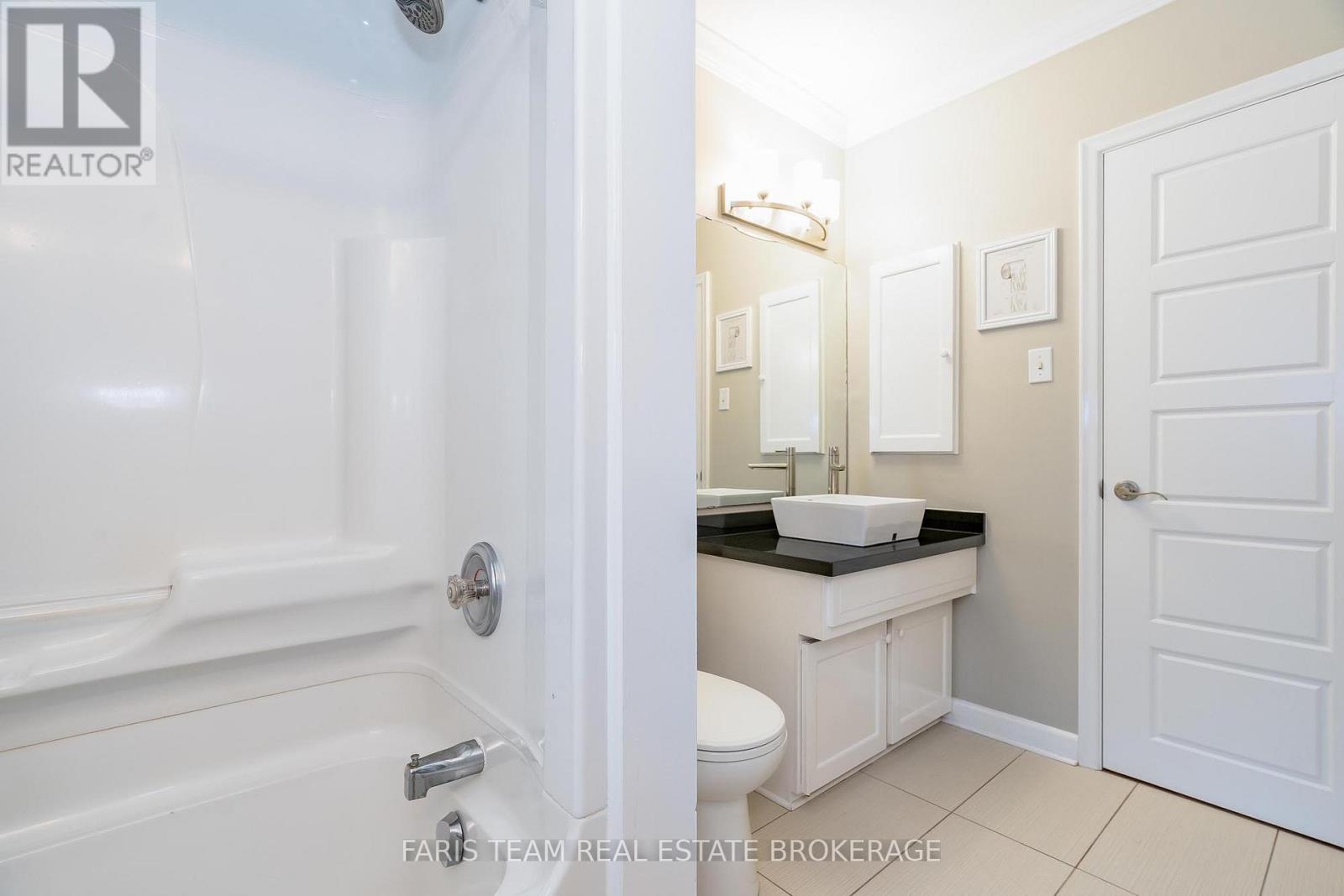 27 Ottaway Avenue, Barrie, Ontario  L4M 2W6 - Photo 21 - S12468182