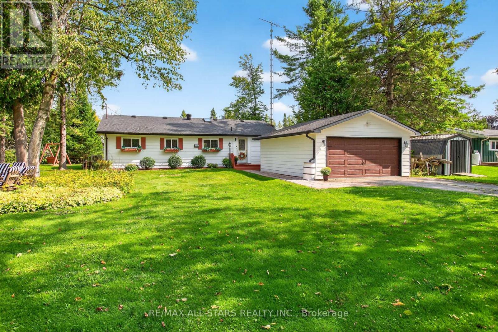 27 Cedarplank Road, Kawartha Lakes, Ontario  K0M 1N0 - Photo 2 - X12387613