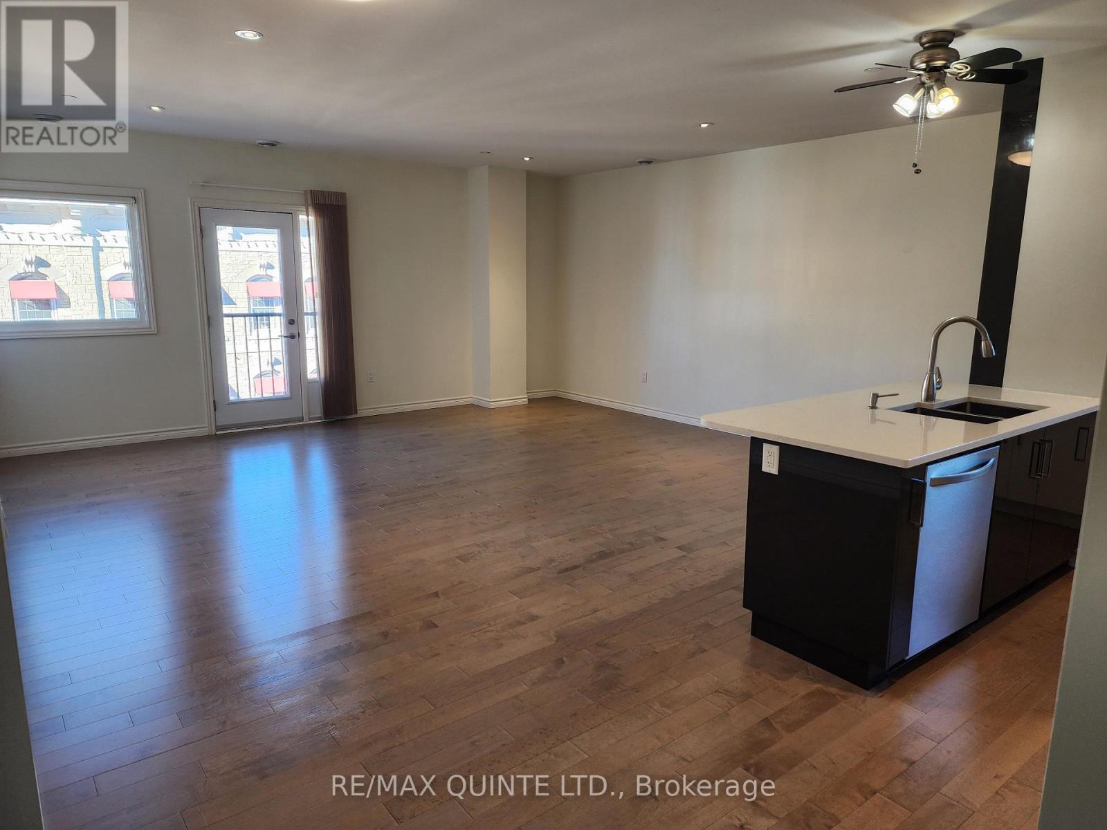 304 - 199 Front Street, Belleville, Ontario  K8N 5H5 - Photo 7 - X12426101