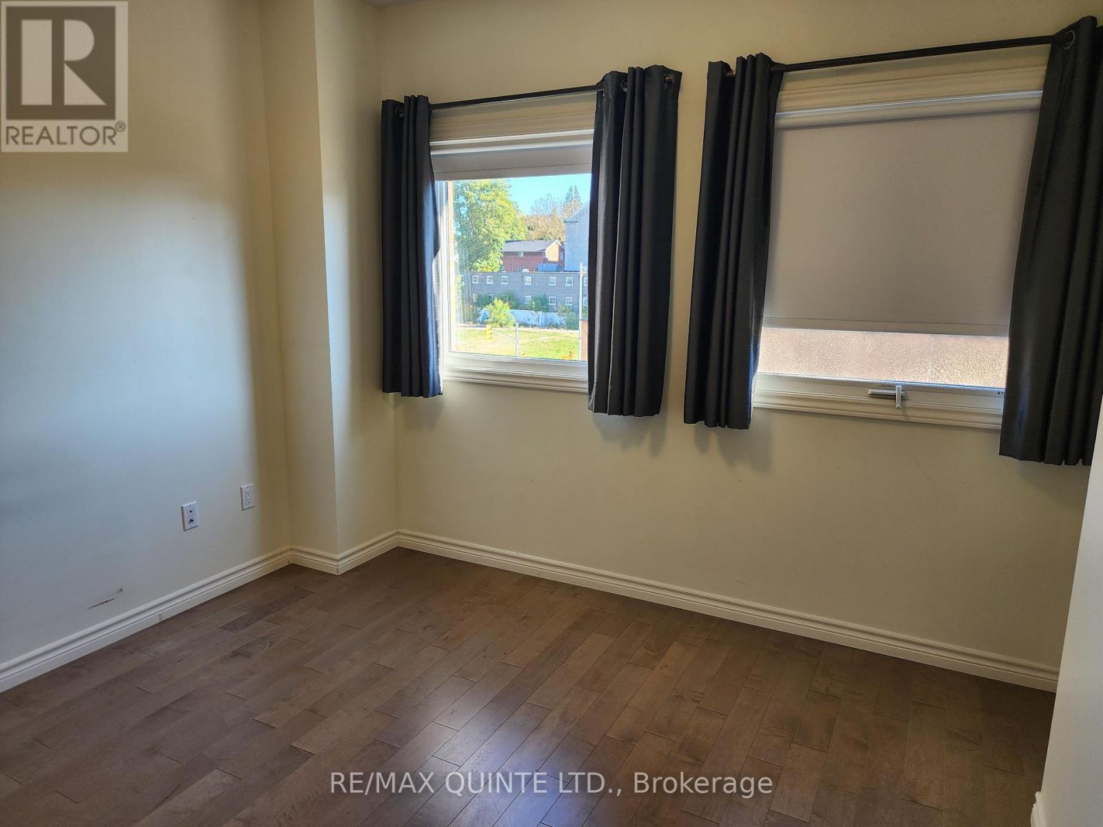 304 - 199 Front Street, Belleville, Ontario  K8N 5H5 - Photo 9 - X12426101