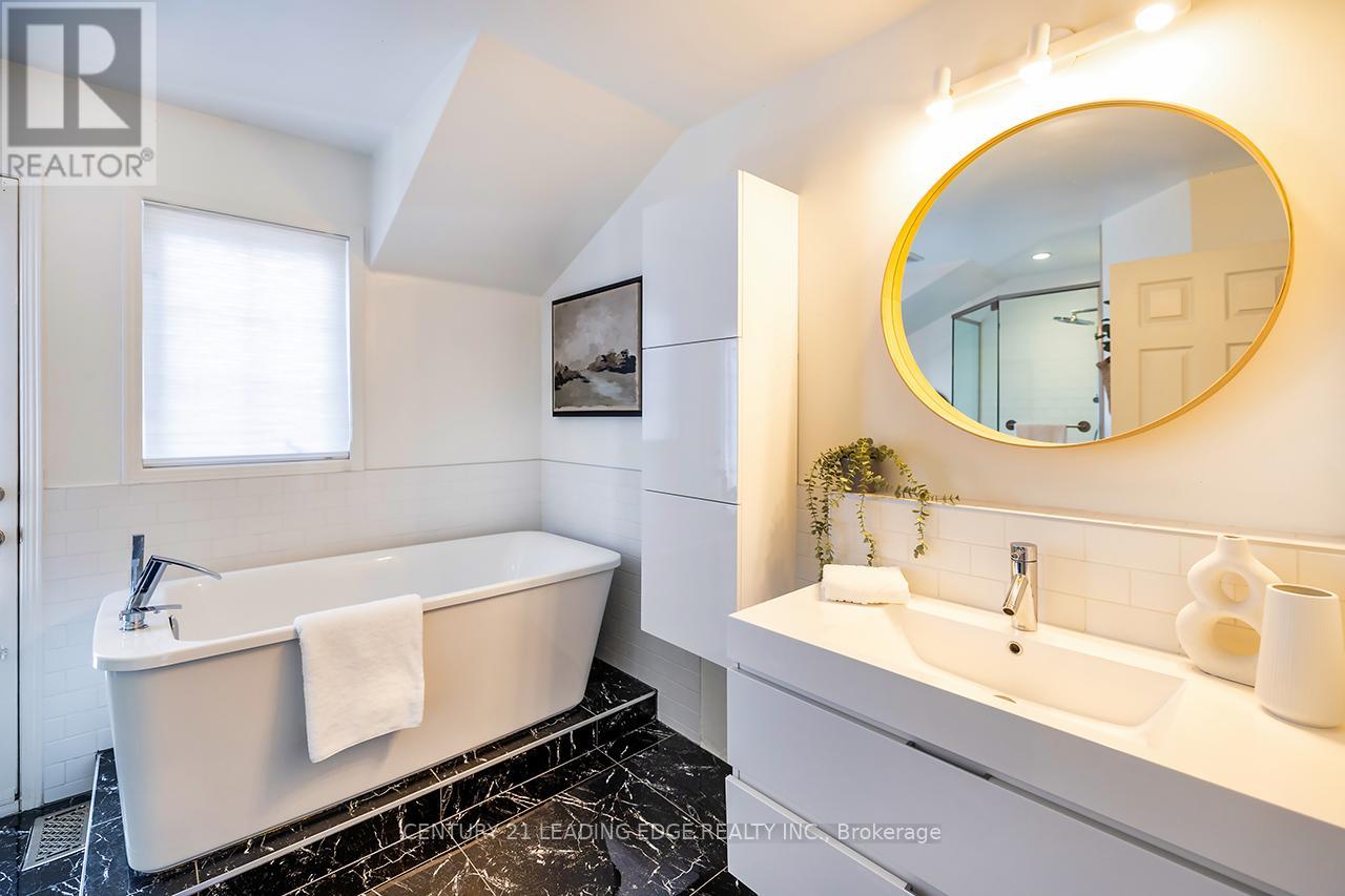 Th57 - 113 The Queensway, Toronto, Ontario  M6S 5B4 - Photo 12 - W12468099