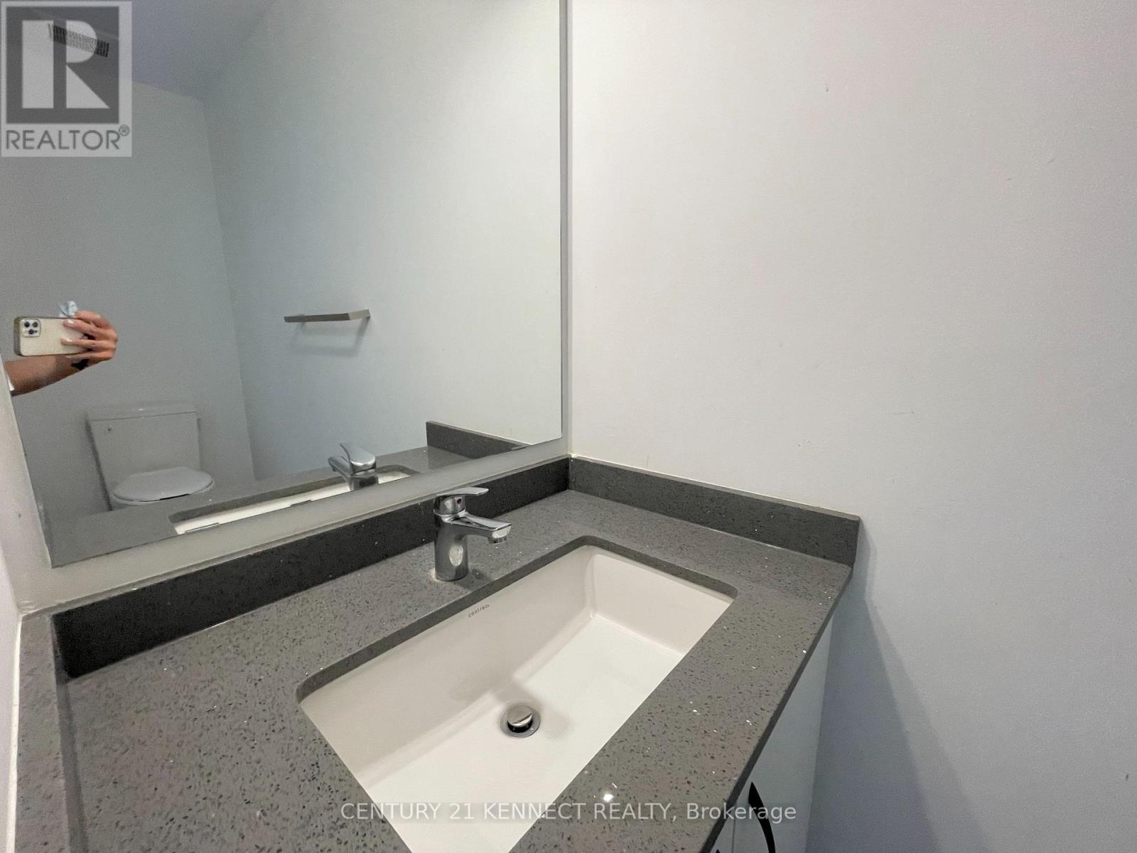 367 - 65 Attmar Drive, Brampton, Ontario  L6P 0Y6 - Photo 3 - W12468101