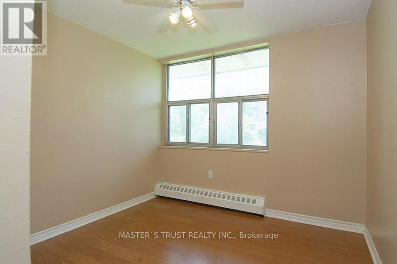 214 - 1055 Forestwood Drive, Mississauga, Ontario  L5C 2T8 - Photo 12 - W12468113