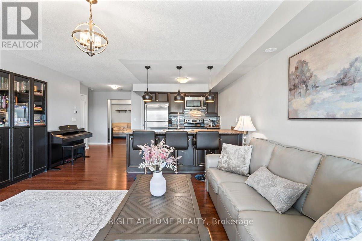 11 - 149 Isaac Devins Boulevard, Toronto, Ontario  M9M 0C5 - Photo 11 - W12468114