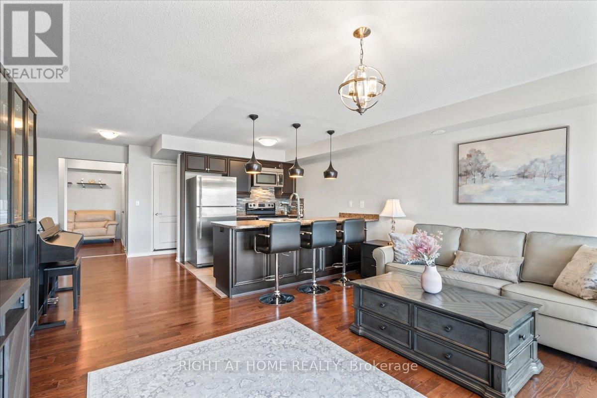 11 - 149 Isaac Devins Boulevard, Toronto, Ontario  M9M 0C5 - Photo 12 - W12468114