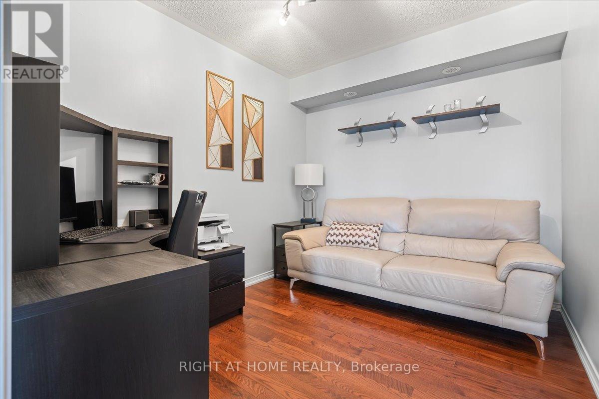 11 - 149 Isaac Devins Boulevard, Toronto, Ontario  M9M 0C5 - Photo 15 - W12468114