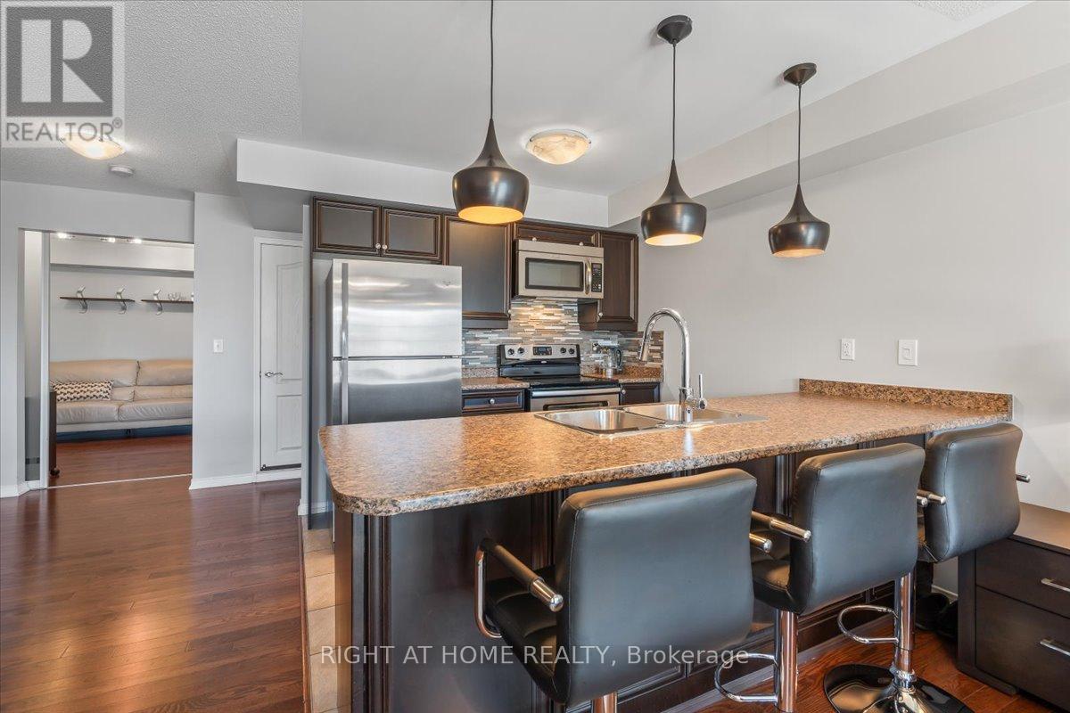 11 - 149 Isaac Devins Boulevard, Toronto, Ontario  M9M 0C5 - Photo 6 - W12468114