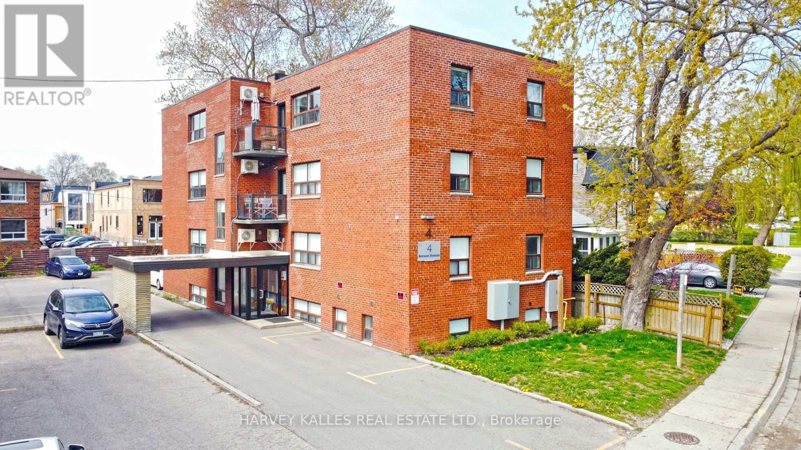 8 - 4 BENSON AVENUE, Mississauga, Ontario