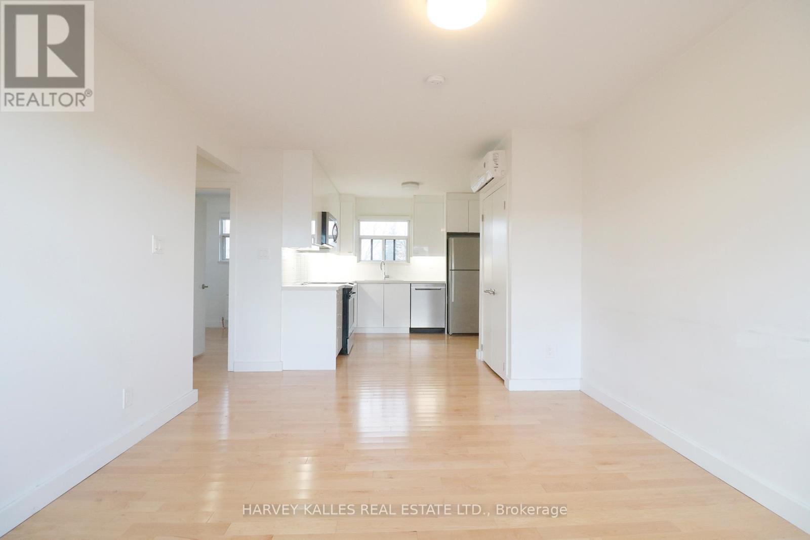 8 - 4 Benson Avenue, Mississauga, Ontario  L5H 2P2 - Photo 6 - W12468146