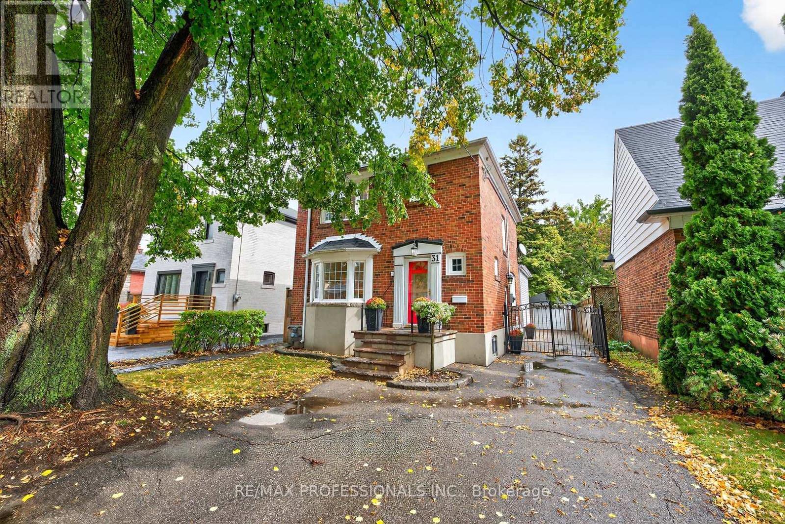 31 Nineteenth Street, Toronto, Ontario  M8V 3L4 - Photo 2 - W12468166