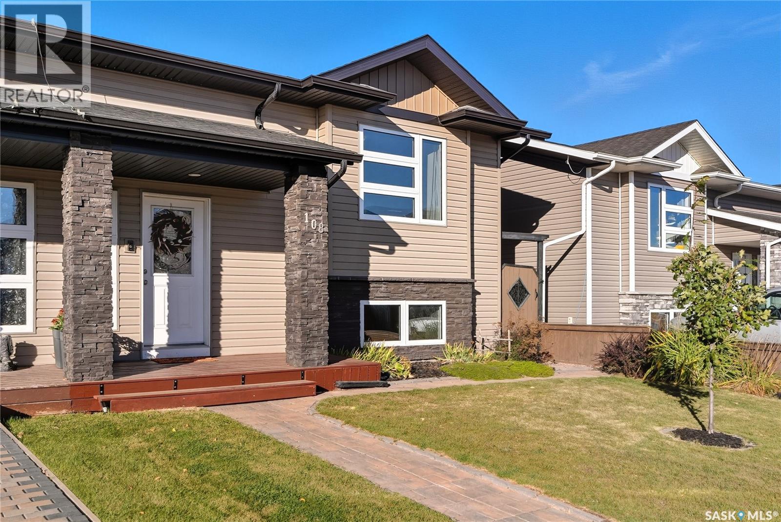 108 Reddekopp Crescent, Warman, Saskatchewan  S0K 4S3 - Photo 2 - SK021103