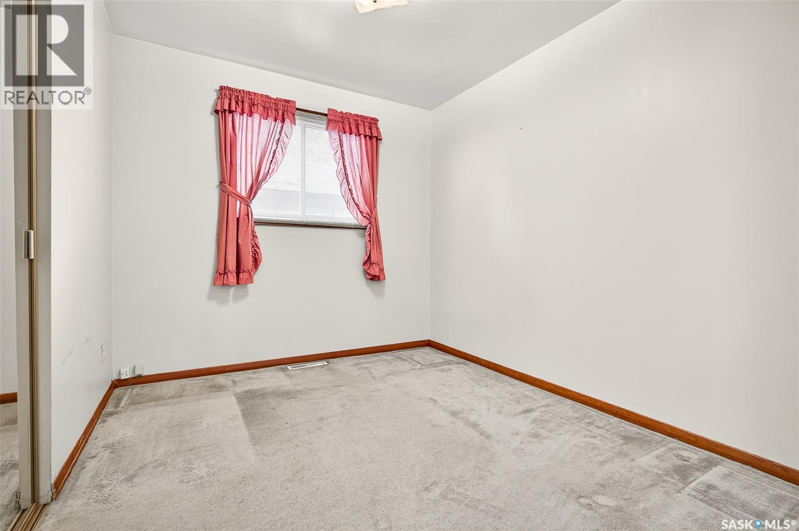 1322 7th Avenue Nw, Moose Jaw, Saskatchewan  S6H 4C9 - Photo 31 - SK021095