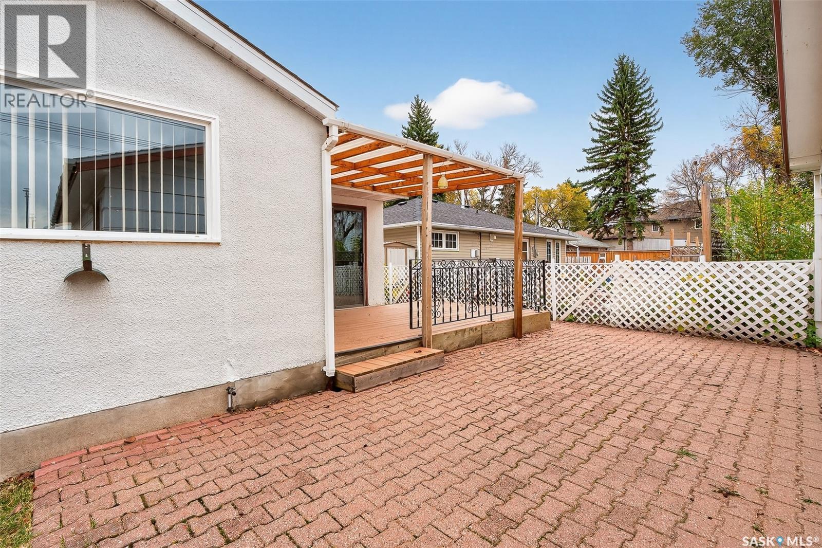 1322 7th Avenue Nw, Moose Jaw, Saskatchewan  S6H 4C9 - Photo 34 - SK021095