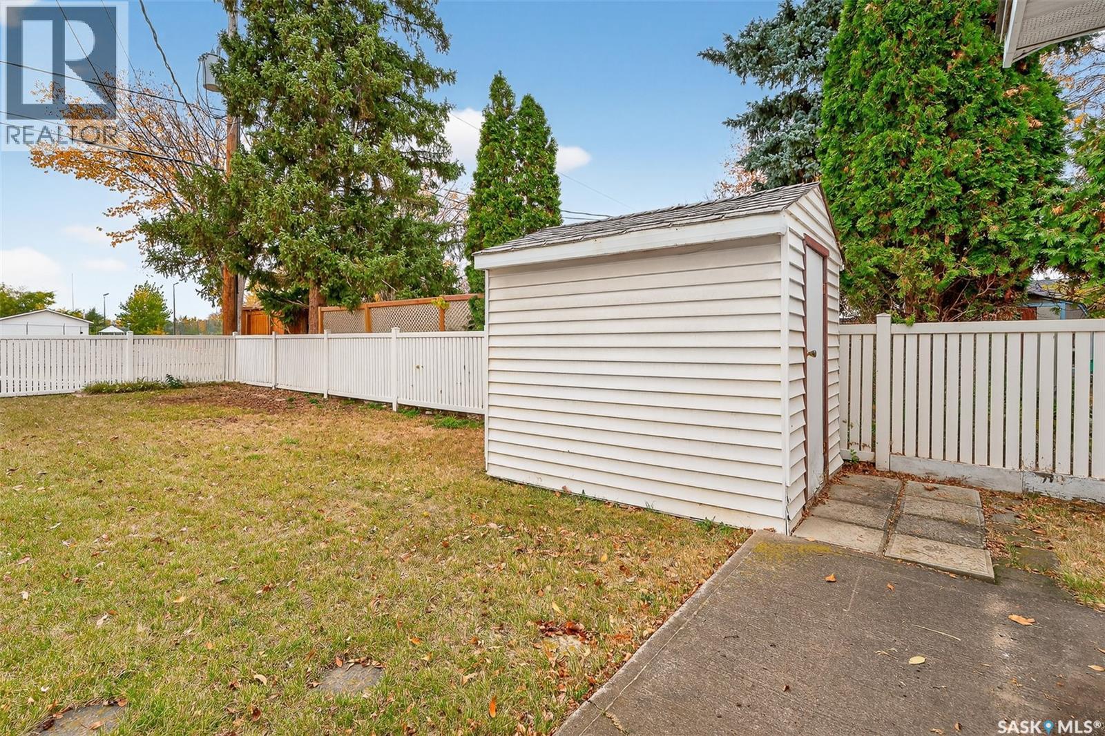1322 7th Avenue Nw, Moose Jaw, Saskatchewan  S6H 4C9 - Photo 41 - SK021095