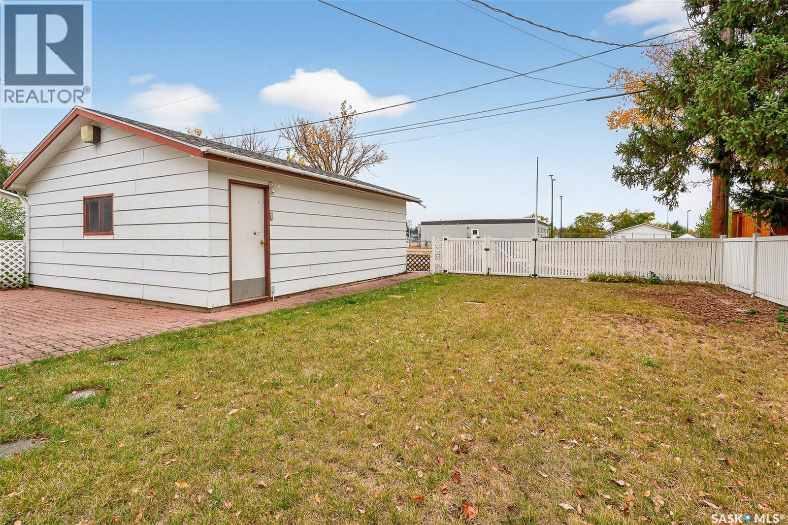 1322 7th Avenue Nw, Moose Jaw, Saskatchewan  S6H 4C9 - Photo 42 - SK021095