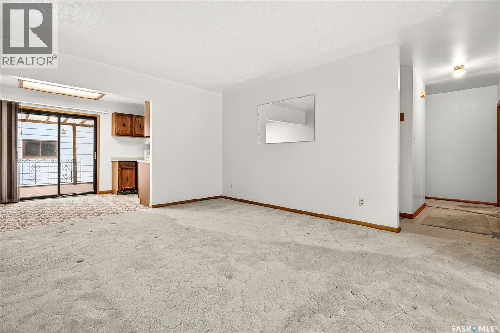 1322 7th Avenue Nw, Moose Jaw, Saskatchewan  S6H 4C9 - Photo 7 - SK021095