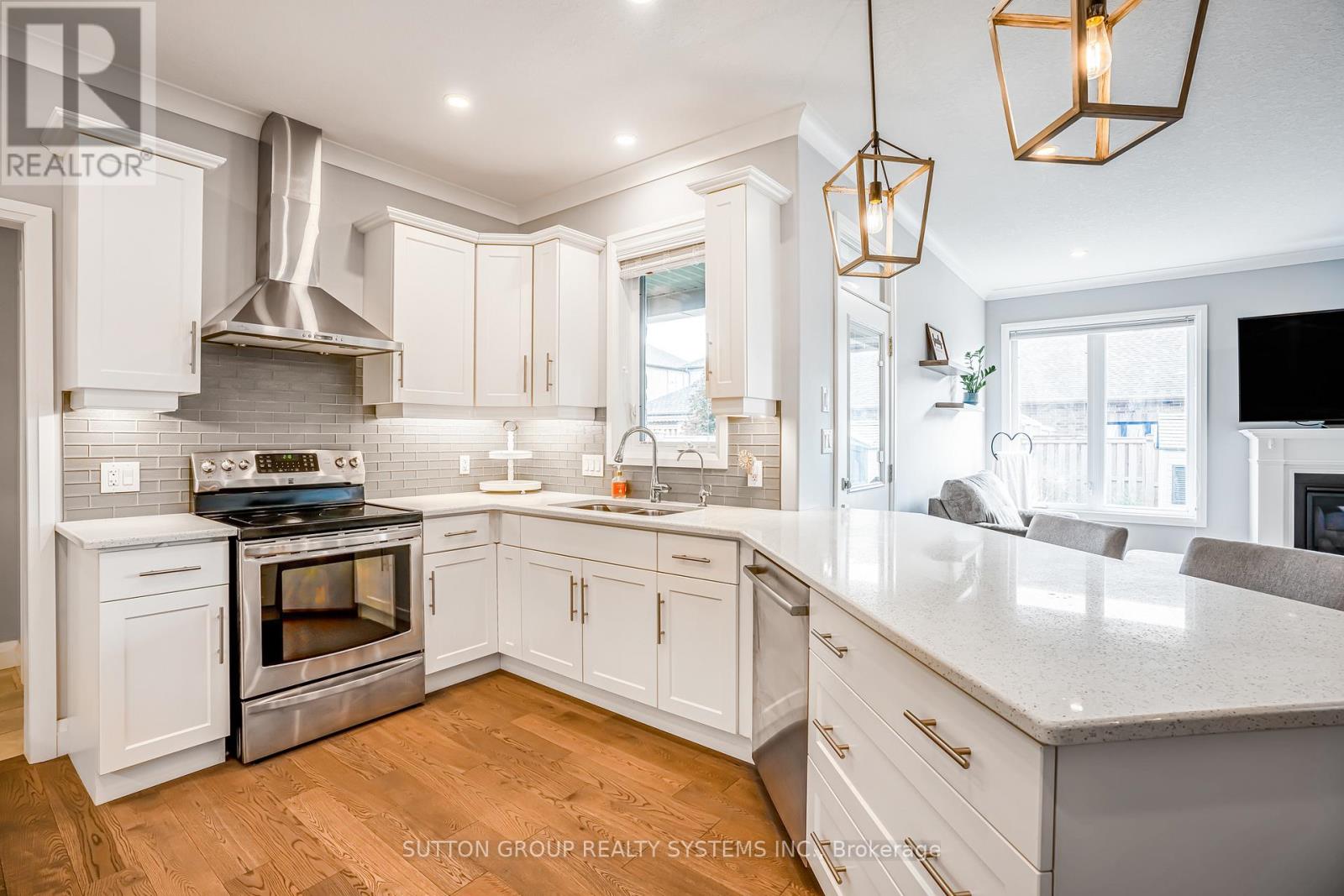 15 Woodberry Crescent, Woolwich, Ontario  N3B 0C5 - Photo 11 - X12468153
