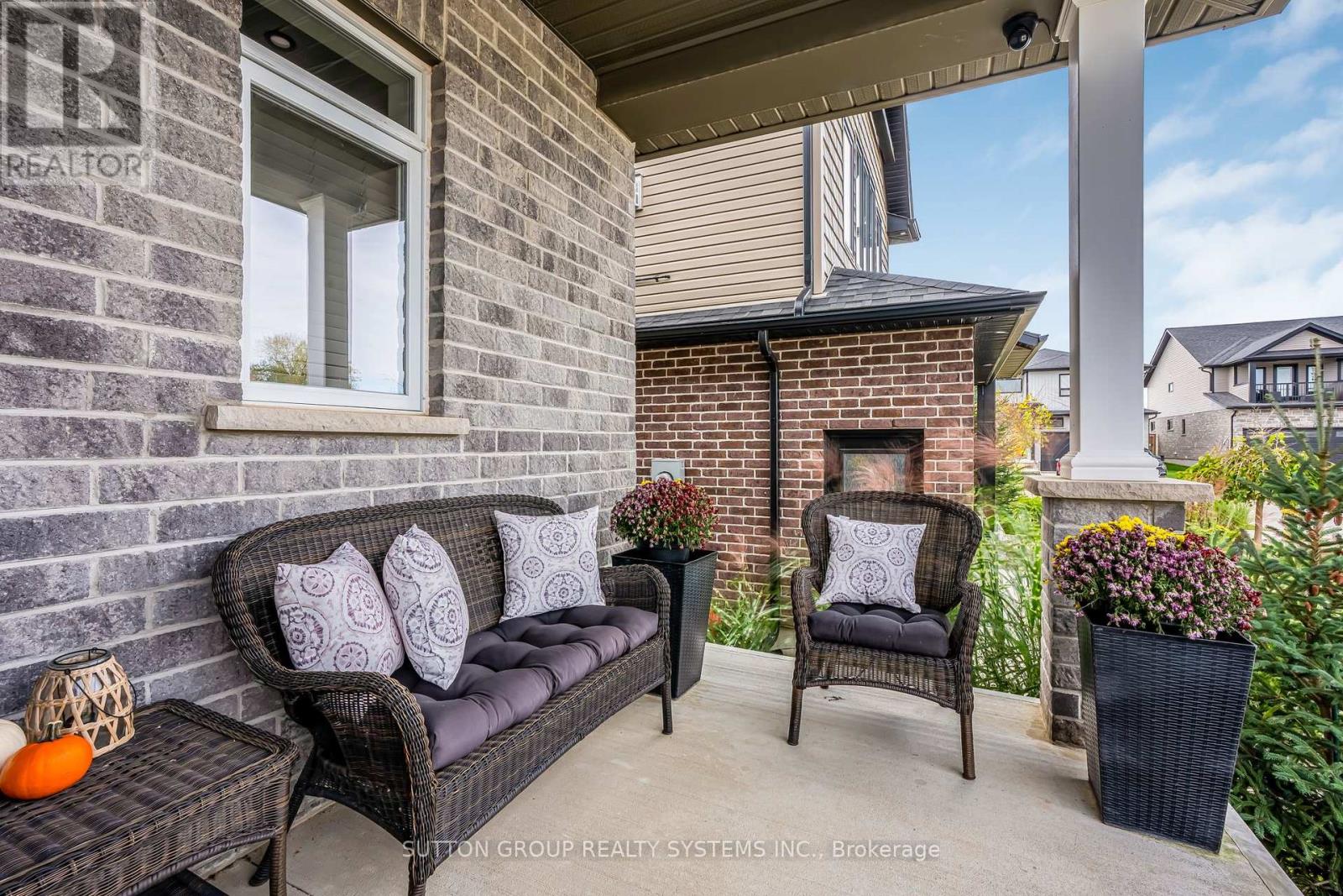 15 Woodberry Crescent, Woolwich, Ontario  N3B 0C5 - Photo 2 - X12468153