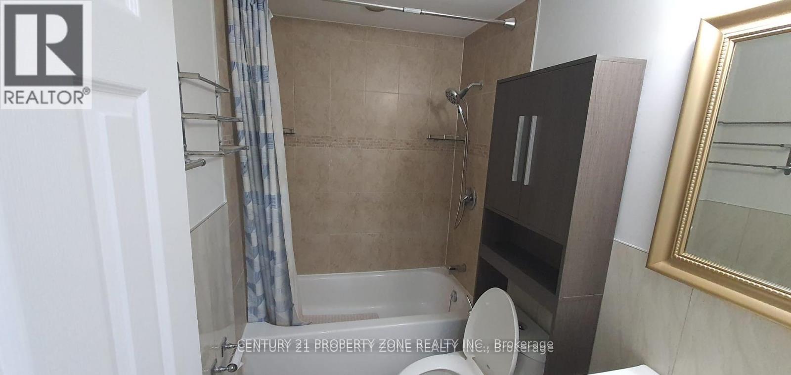 68 Hoskins Square, Brampton, Ontario  L6S 2N6 - Photo 16 - W12466980