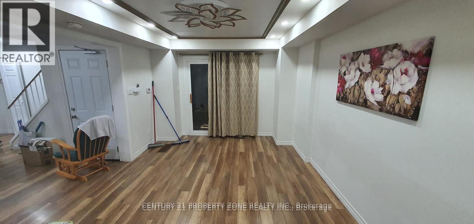 68 Hoskins Square, Brampton, Ontario  L6S 2N6 - Photo 6 - W12466980