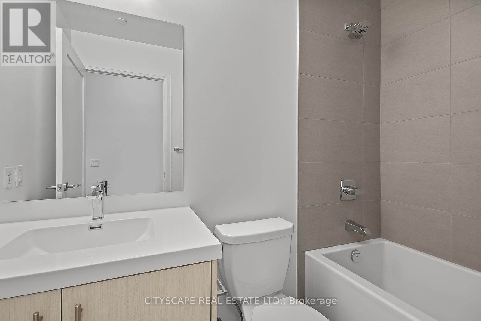 204 - 286 Main Street, Toronto, Ontario  M4C 0B3 - Photo 4 - E12466654