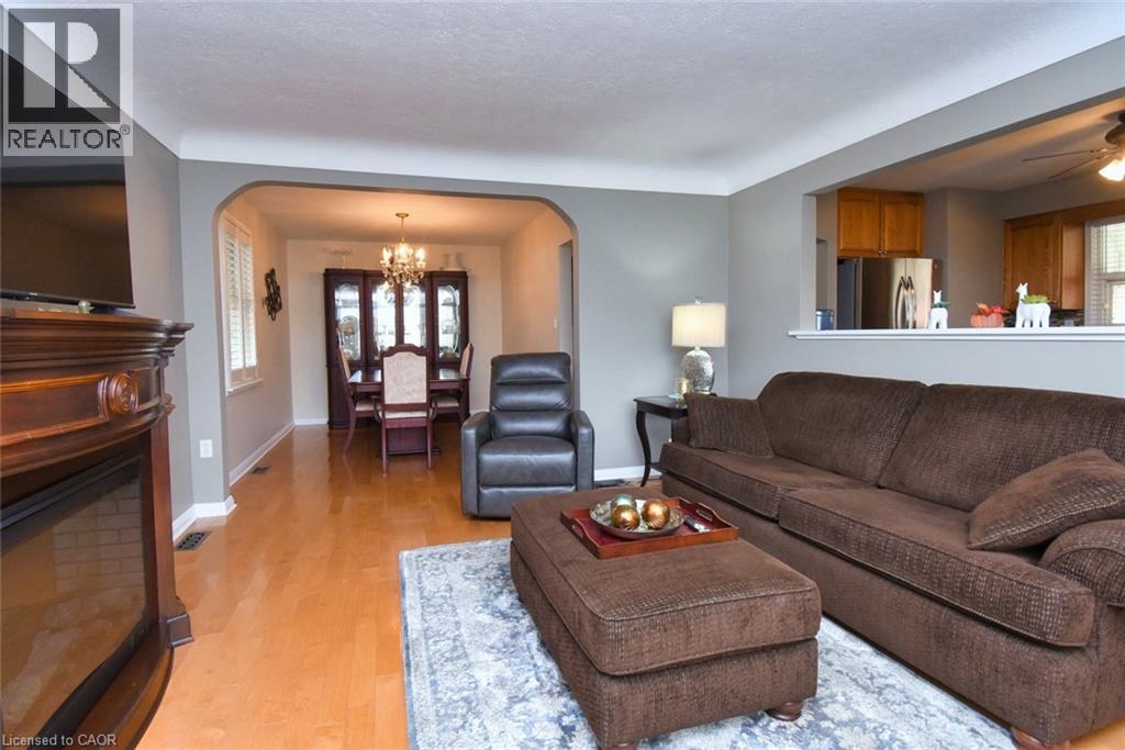 836 Brucedale Avenue E, Hamilton, Ontario  L8T 1L3 - Photo 4 - 40780002