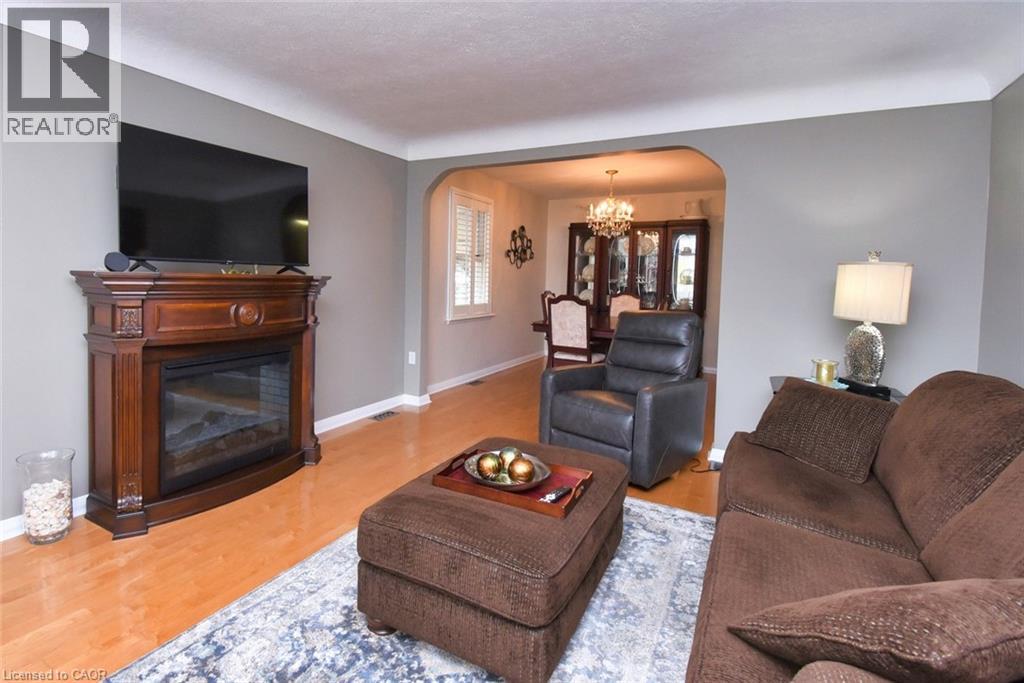 836 Brucedale Avenue E, Hamilton, Ontario  L8T 1L3 - Photo 6 - 40780002
